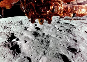 فرود موفق فضاپیمای Blue Ghost بر ماه