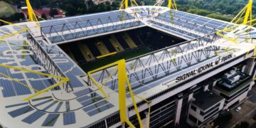 بزرگ‌ترین سقف خورشیدی جهان در ورزشگاه بروسیا دورتموند ساخته می‌شود