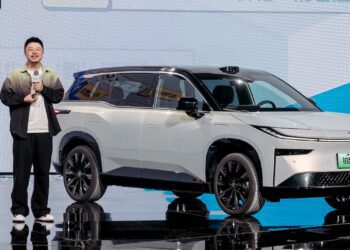 رونمایی از ارزانترین خودروی برقی تویوتا در چین