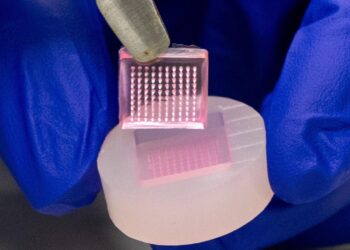 تحول در درمان زخم‌های دیابتی با استفاده‌ از میکرونیدل‌‌ها