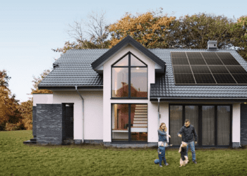 شرکت Longi از جدیدترین پنل خورشیدی ضد گردوغبار خود رونمایی کرد