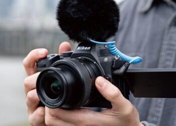 نیکون از دوربین Z5 II با فوکوس خودکار سریع‌تر و منظره‌یاب روشن‌تر رونمایی کرد
