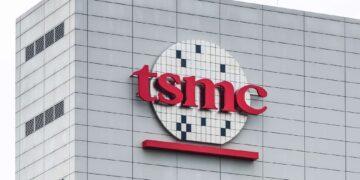 افزایش چشمگیر تقاضا برای تأسیسات TSMC در آمریکا پس از تعرفه‌های ترامپ؛ قیمت تولید تراشه‌های ۴ نانومتری ۳۰ درصد افزایش یافت