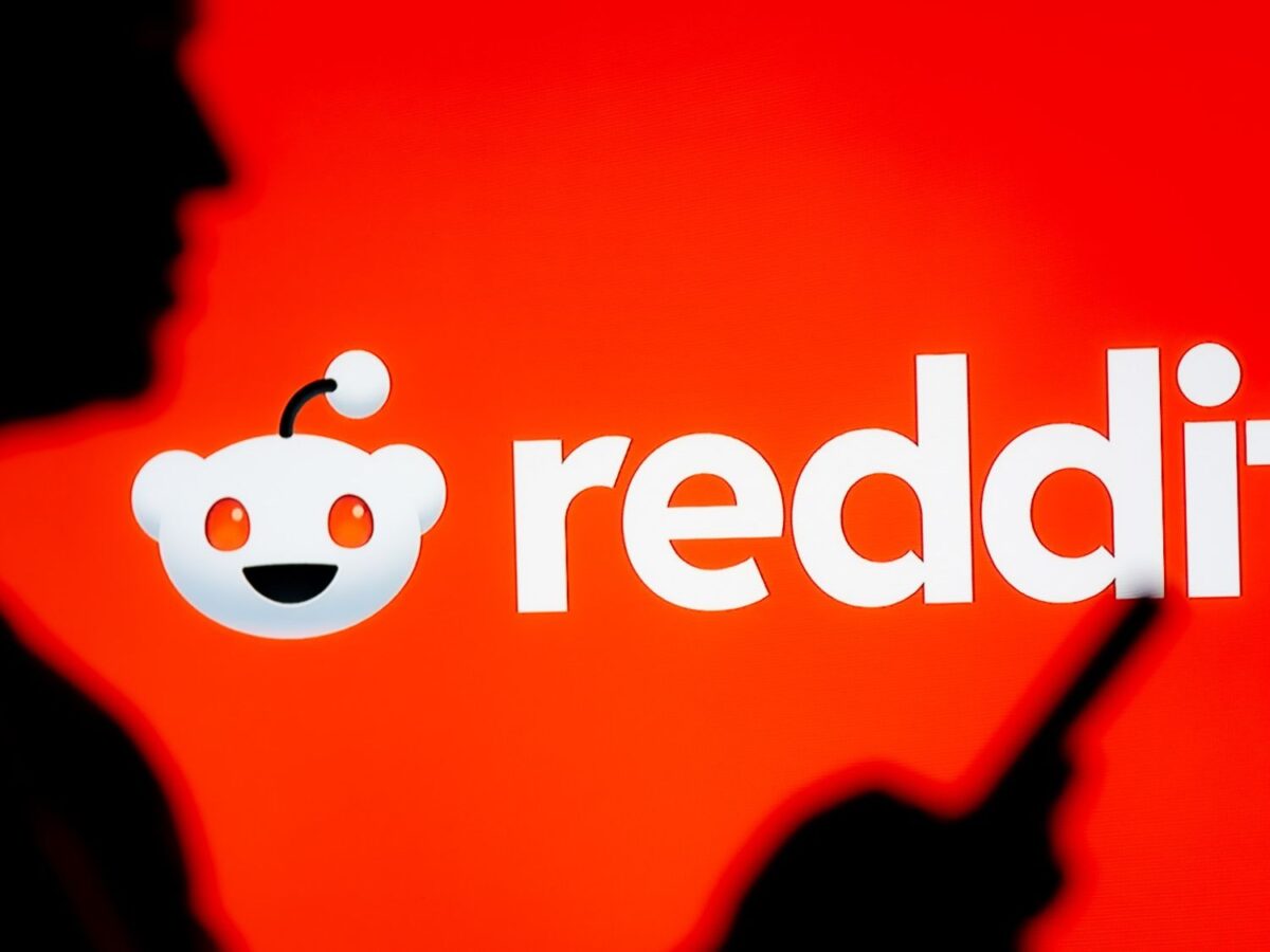 محققان دانشگاه زوریخ به طور مخفیانه از هوش مصنوعی برای دستکاری نظرات کاربران Reddit در یکی از انجمن‌های محبوب آن استفاده کردند.