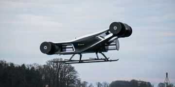 پرواز نخستین خودروی پرنده با روتور استوانه‌ای