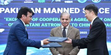 نخستین فضانورد پاکستانی راهی ایستگاه فضایی چین می شود