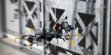 استفاده از ربات پرنده در ساخت آسمان‌خراش‌