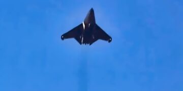 جنگنده نسل ششم J-50، گام بلند چین در رقابت هوایی با آمریکا