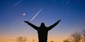 این پدیده های نجومی آسمان شب بهار را از دست ندهید