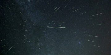 این دو بارش شهابی باشکوه در فروردین و اردیبهشت را از دست ندهید!