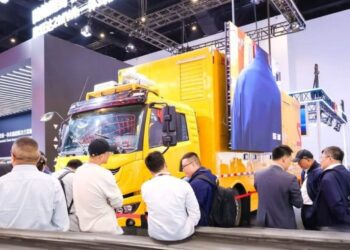 رونمایی چین از کامیون باتری سیار غول‌پیکر ۲ مگاواتی خود