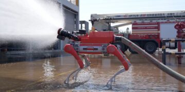 یونیتری از سگ‌های رباتیک آتش‌نشان خود رونمایی کرد