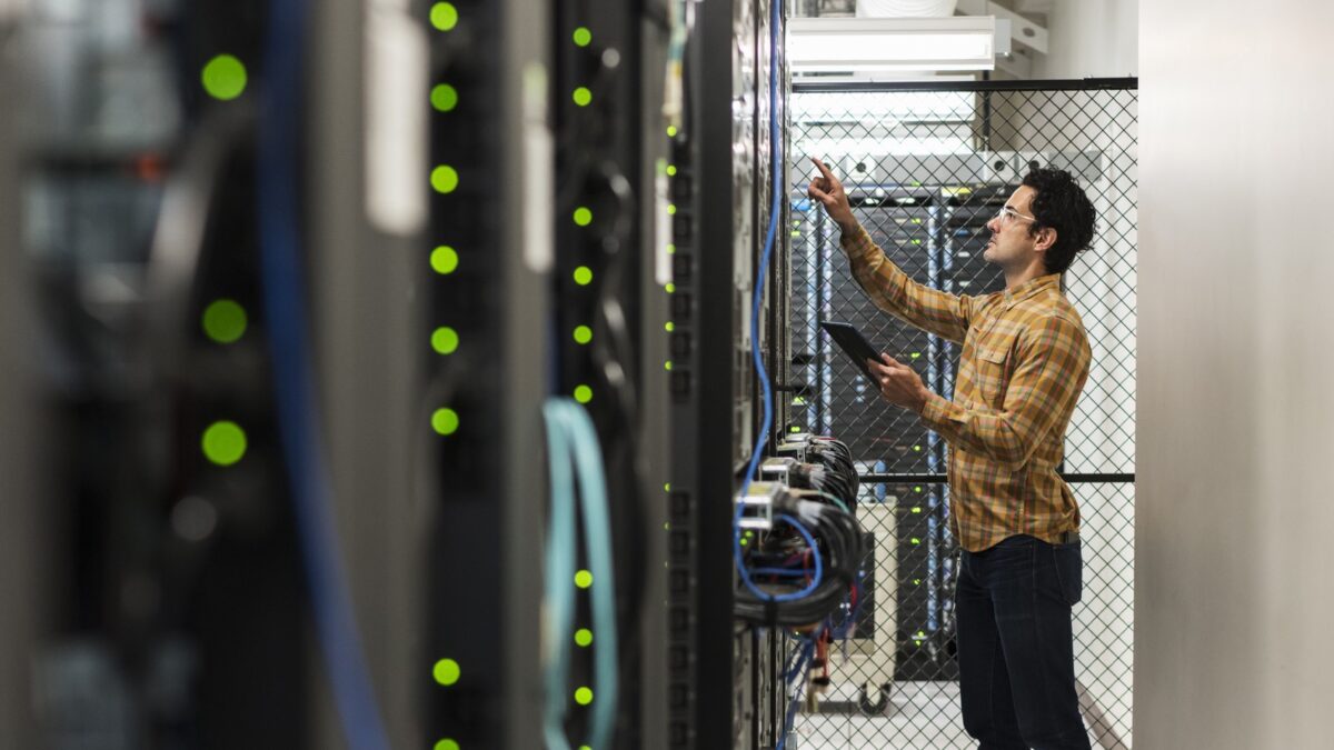 معماری کلاینت-سرور (Client-server architecture) چیست؟