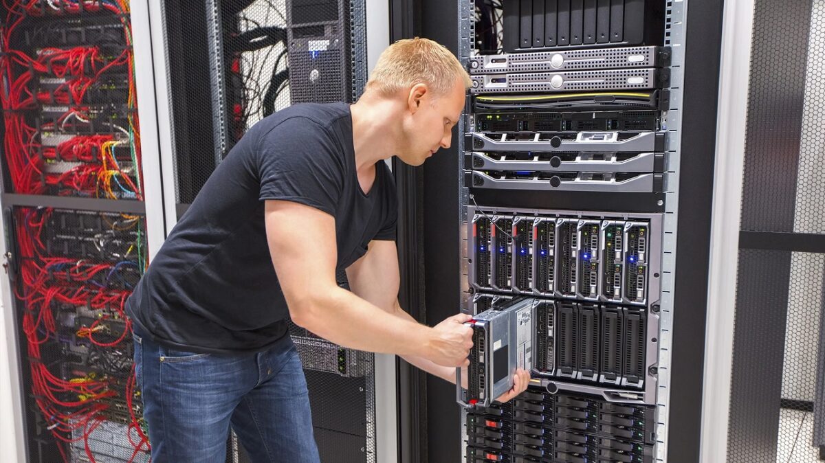 مرکز داده (Data center) چیست؟
