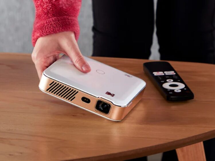 کداک پروژکتور قابل‌حمل Luma 500 را با Google TV، معرفی کرد