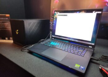 گیگابایت از eGPU قدرتمند AORUS RTX 5090 AI Box با درگاه تاندربولت ۵ رونمایی کرد