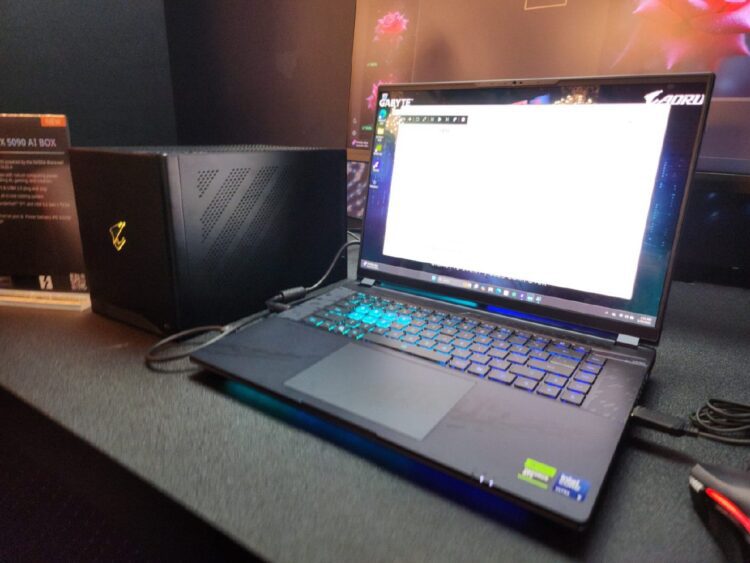 گیگابایت از eGPU قدرتمند AORUS RTX 5090 AI Box با درگاه تاندربولت ۵ رونمایی کرد