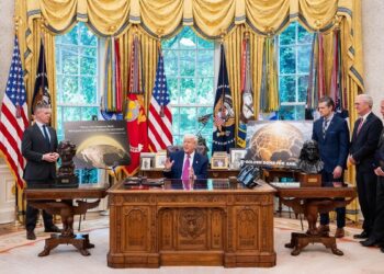 رونمایی ترامپ از گنبد طلایی ۱۷۵ میلیارد دلاری ضد موشک‌ آمریکا