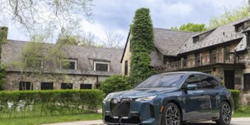 خودروی BMW iX مدل ۲۰۲۶؛ پرچم‌دار برقی BMW با گزینه‌های متنوع‌تر