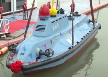 چین از سریع‌ترین زیردریایی جهان با نام نهنگ آبی رونمایی کرد