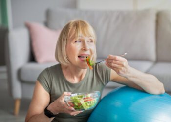 10 مورد از بهترین غذاها برای تقویت رشد مو