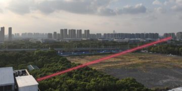 خواندن حروف از فاصله ۱.۳۶ کیلومتری با لیزر