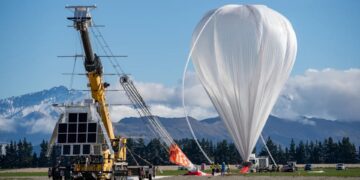 بالون غول‌پیکر ناسا دور دنیا را در ۱۶ روز پیمود