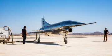 نخستین پرواز موفق جت مافوق صوت بدون سرنشین با ثبت سرعت ۱۳۰ نات