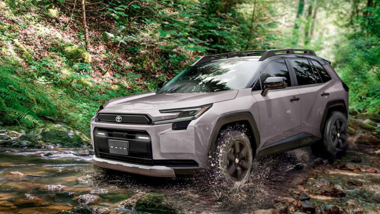 مدل ۲۰۲۶ تویوتا RAV4 با موتور تمام هیبریدی و عملکردی تهاجمی‌تر معرفی شد