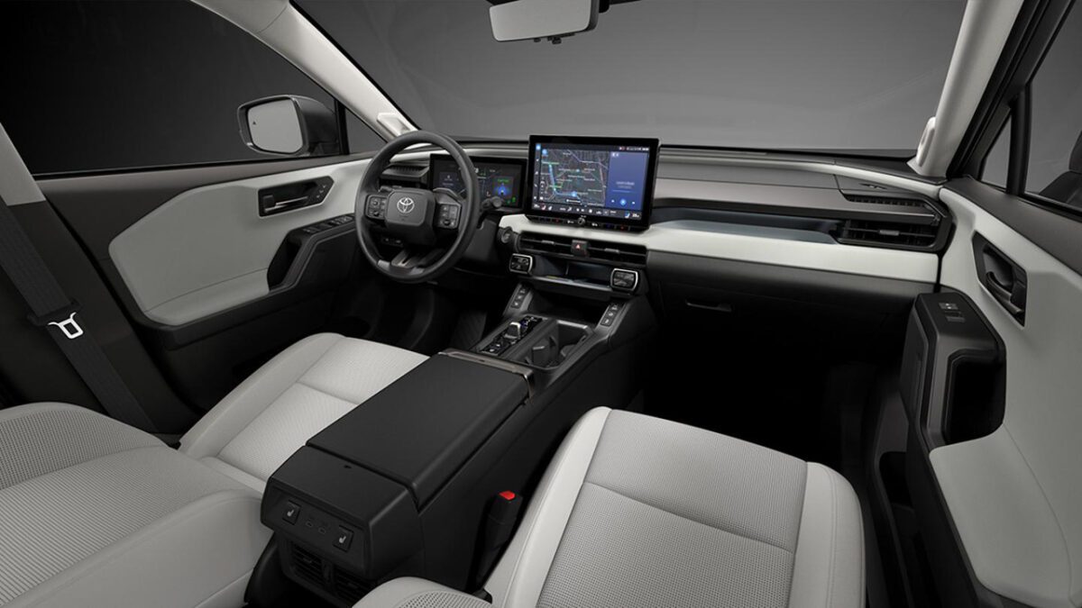 تویوتا RAV4 مدل ۲۰۲۶ با موتور تمام هیبریدی و عملکردی تهاجمیتر رونمایی شد