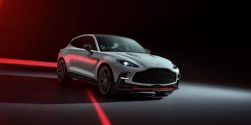 استون مارتین از شاسی‌بلند DBX S رونمایی کرد