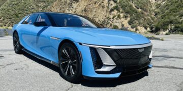 بازگشت جنرال موتورز به بازار خودروهای لوکس الکتریکی با کادیلاک Celestiq