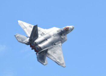 شرکت لاکهید مارتین اعلام کرد جنگنده‌های نسل آینده F-35 این هواپیماها به صورت اختیاری می‌توانند بدون خلبان به انجام مأموریت بپردازند