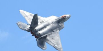 شرکت لاکهید مارتین اعلام کرد جنگنده‌های نسل آینده F-35 این هواپیماها به صورت اختیاری می‌توانند بدون خلبان به انجام مأموریت بپردازند