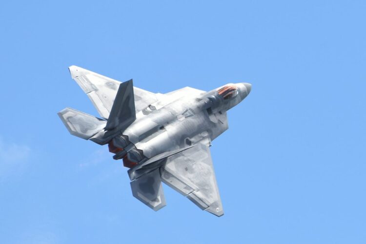 شرکت لاکهید مارتین اعلام کرد جنگنده‌های نسل آینده F-35 این هواپیماها به صورت اختیاری می‌توانند بدون خلبان به انجام مأموریت بپردازند