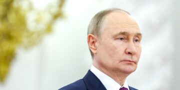 پوتین ایجاد پیام‌رسان دولتی برای مقابله با واتس‌اپ و تلگرام را تصویب کرد