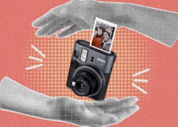 FUJIFILM از دوربین آنالوگ Instax Mini 41 با فیلم فوری ۲.۵ اینچی و قیمت پایه ۱۰,۴۹۹ روپیه رونمایی کرد