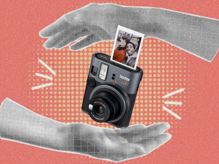 FUJIFILM از دوربین آنالوگ Instax Mini 41 با فیلم فوری ۲.۵ اینچی و قیمت پایه ۱۰,۴۹۹ روپیه رونمایی کرد