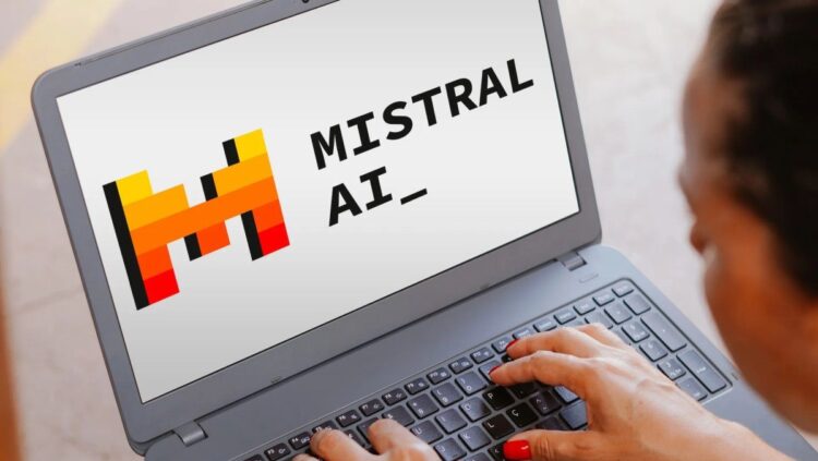 Mistral از دستیار هوش مصنوعی برنامه‌نویسی خود با نام Mistral Code رونمایی کرد