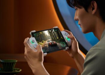 شیائومی از گیم‌پد اقتصادی Redmi GamePad با طراحی ماژولار و جوی‌استیک‌های Hall effect رونمایی کرد