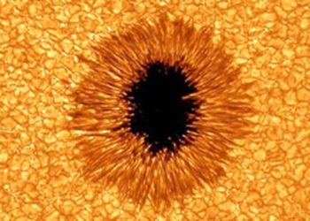 اولین تصاویر 8K جزئیاتی خیره‌کننده از سطح خورشید ثبت کرد