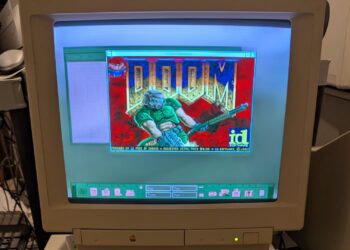 اجرای بازی افسانهای DOOM روی سرور قدیمی اپل