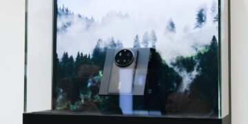 شیائومی از نسخه محدود گوشی Xiaomi 15 Ultra به مناسبت صدمین سالگرد لایکا رونمایی کرد