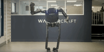 یک شرکت پیشرو در حوزه فناوری‌های اسکلت بیرونی با نام Wandercraft، از نخستین ربات انسان‌نمای خود با نام Calvin پرده برداشت.