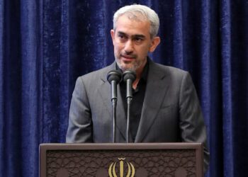 وزیر جدید اقتصاد را بیشتر بشناسید + سوابق علمی و اجرایی