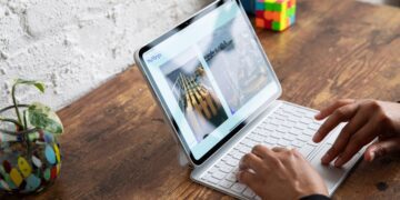 اپل از iPadOS 26 با طراحی جدید و ارتقای چشمگیر در مولتی‌تسکینگ رونمایی کرد