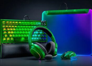 ریزر از سری Phantom با طراحی شفاف و نورپردازی RGB رونمایی کرد