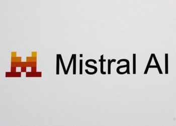 میسترال نخستین مدل صوتی متن‌باز خود را با نام Voxtral معرفی کرد