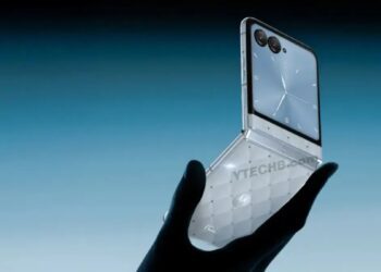 گوشی تاشوی Razr 2025