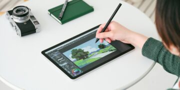 شرکت Wacom نخستین تبلت طراحی اندرویدی خود با نام MovinkPad 11 رونمایی کرد